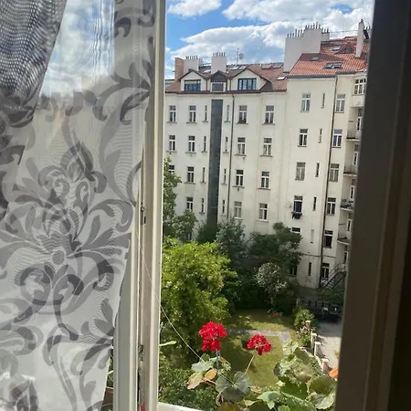 Homelike Apartament *